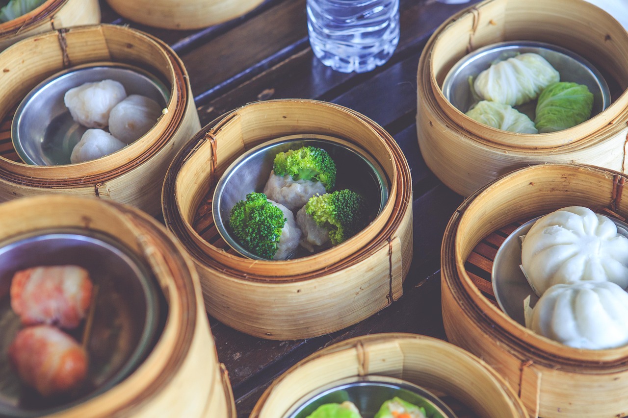 探索美食文化交融之旅，最新乳宴在线体验
