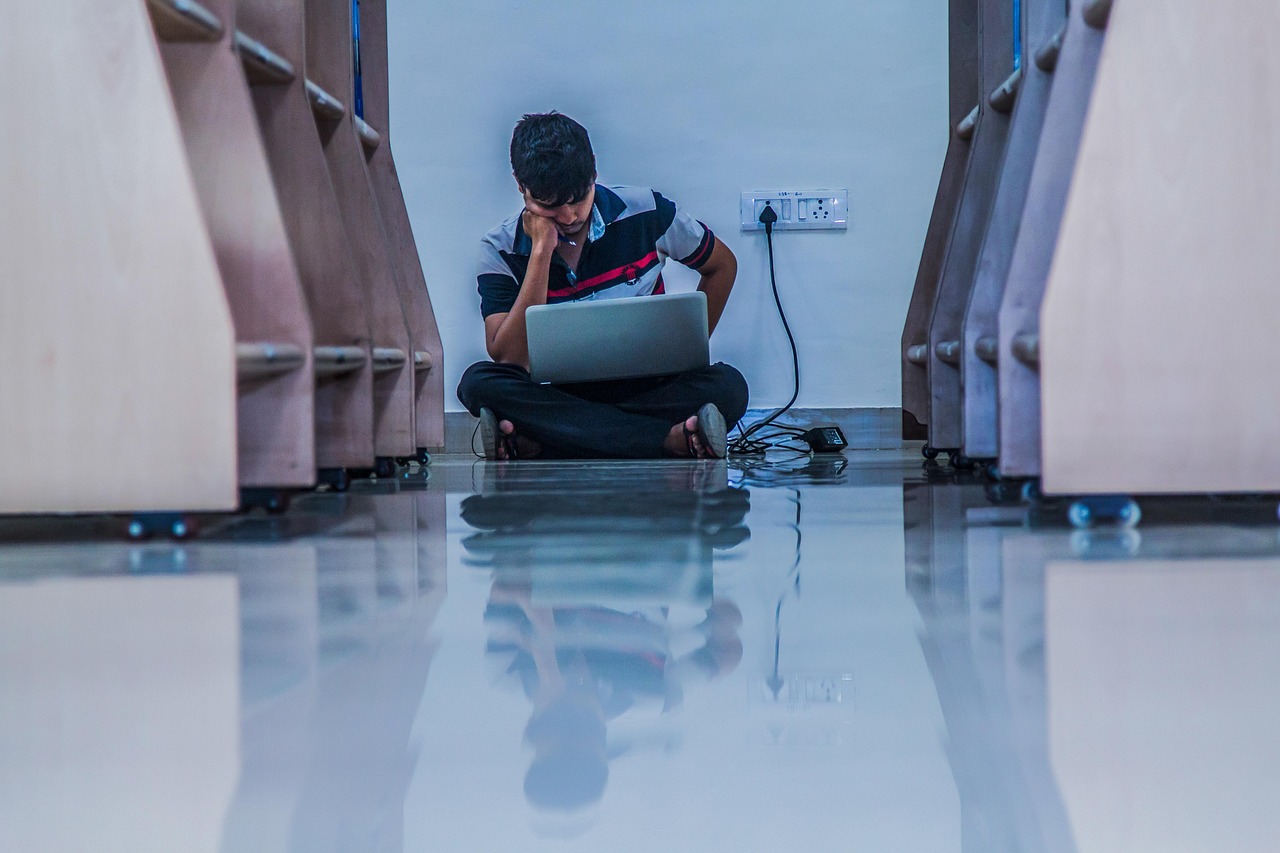 最新学校学生死亡新闻及其引发的深思